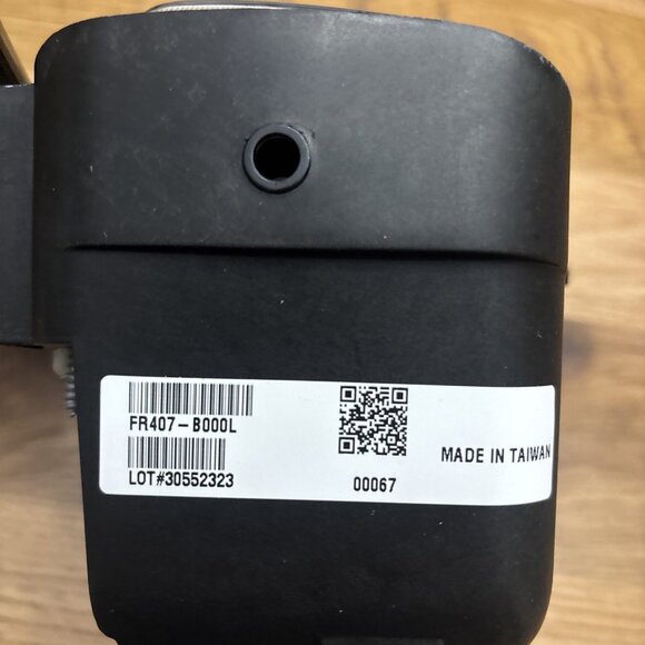 Fog Light Bumper Lamp for 01-04 Ford Escape/03-04 Plastic Bumper Driver Left NOB - Picture 2 of 3